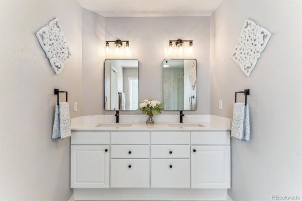 Bathroom, Dual Sink Vanities, Interior