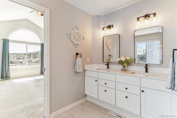 Bathroom, Dual Sink Vanities, Interior