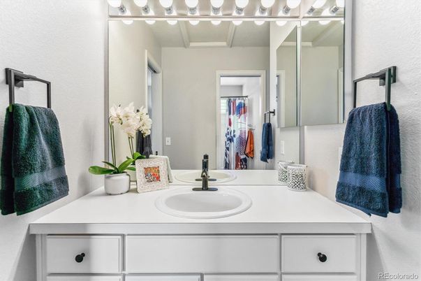 Bathroom, Dual Sink Vanities, Interior
