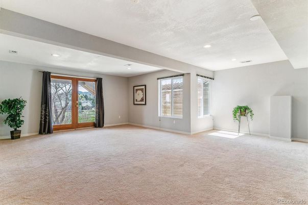 Empty room, Interior, Recessed Lighting