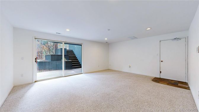 Empty room, Interior, Recessed Lighting