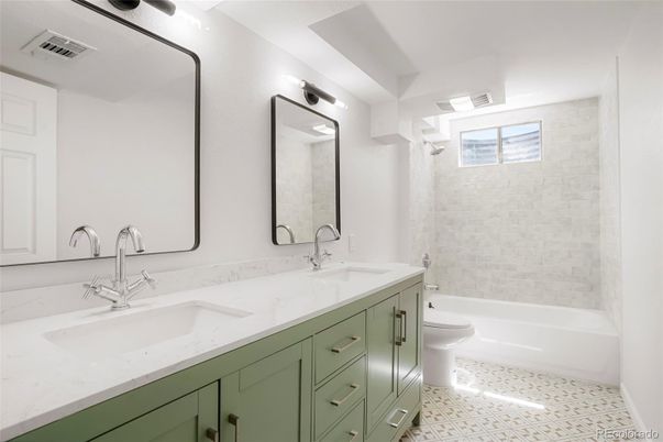 Bathroom, Dual Sink Vanities, Interior
