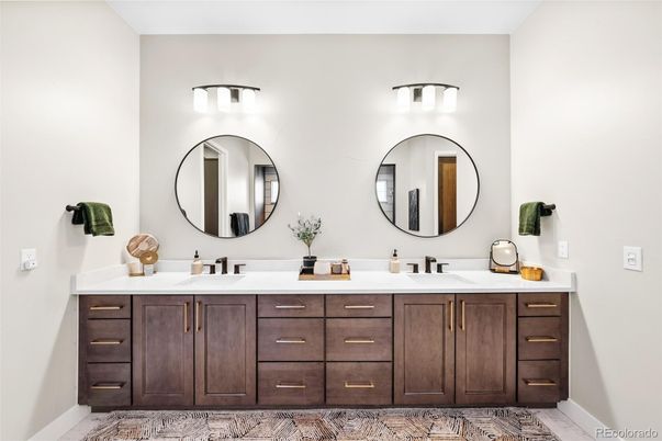 Bathroom, Dual Sink Vanities, Interior