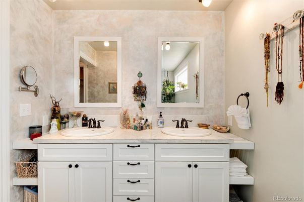 Bathroom, Dual Sink Vanities, Interior