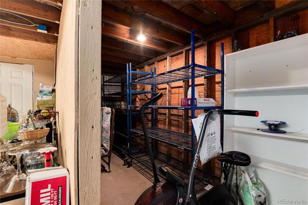 Fitness Equipment, Interior, Wooden Beams