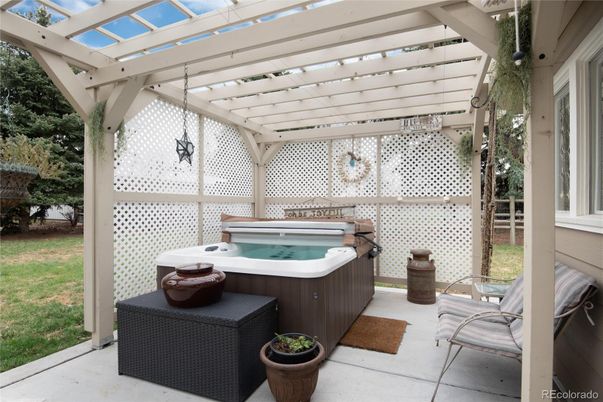 Exterior, Hot Tub