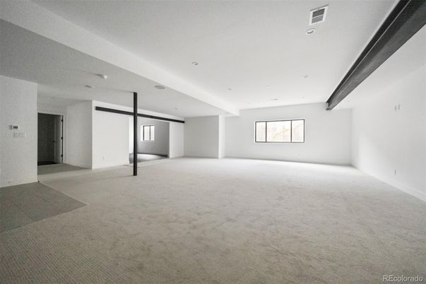 Empty room, Interior, Recessed Lighting