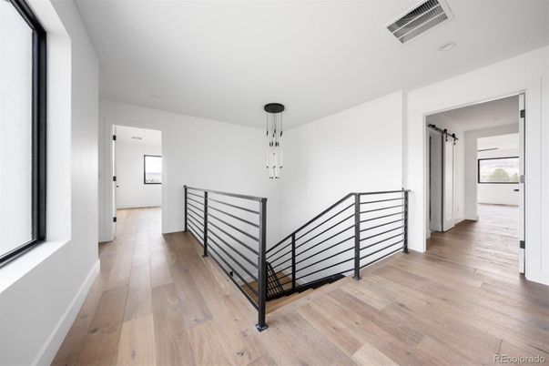 Interior, Pendant Lights, Wood Texture Flooring