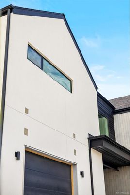 Attached, Exterior, Facade, None