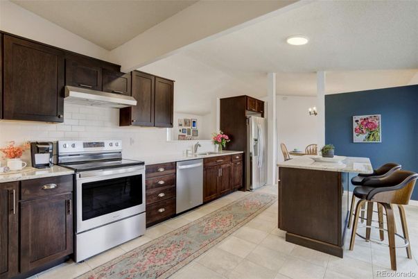 Dining room, Interior, Kitchen, Pendant Lights, Recessed Lighting, Stainless Steel Appliances