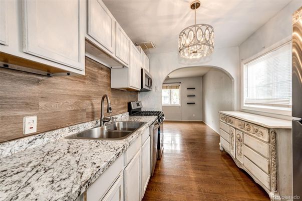 Interior, Kitchen, Pendant Lights, Wood Texture Flooring