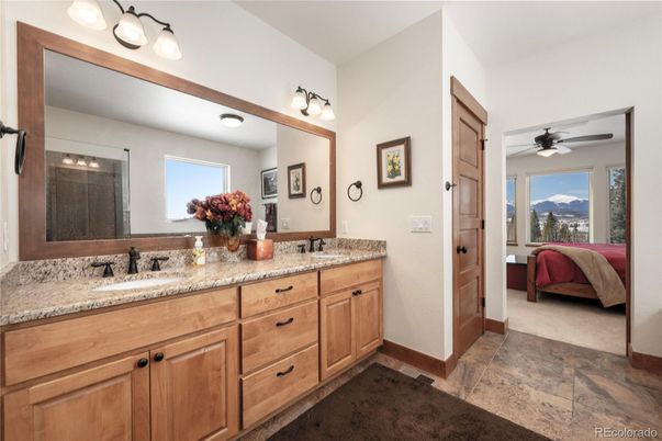 Bathroom, Bedroom, Dual Sink Vanities, Interior