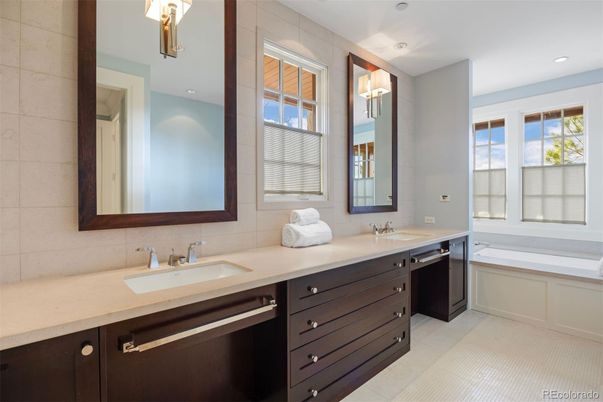 Bathroom, Dual Sink Vanities, Interior, Recessed Lighting