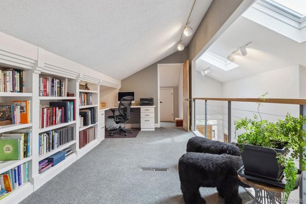 Home Office, Interior
