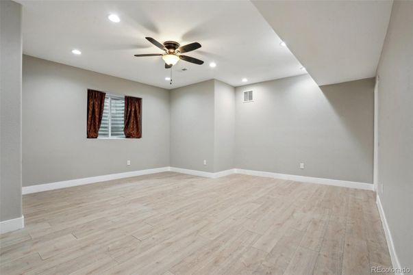 Empty room, Interior, Recessed Lighting, Wood Texture Flooring