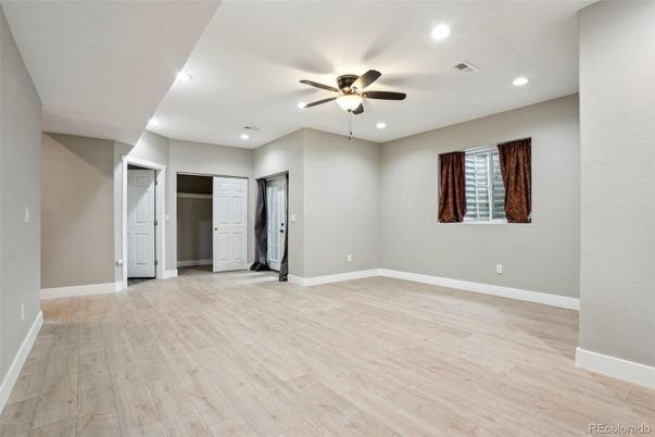 Empty room, Interior, Recessed Lighting, Wood Texture Flooring