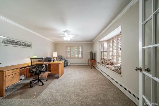 Home Office, Interior