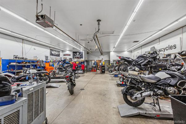 Garage, Interior
