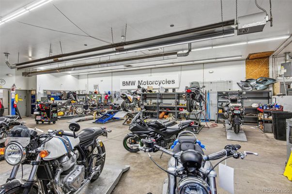 Fitness Equipment, Garage, Interior, Recessed Lighting