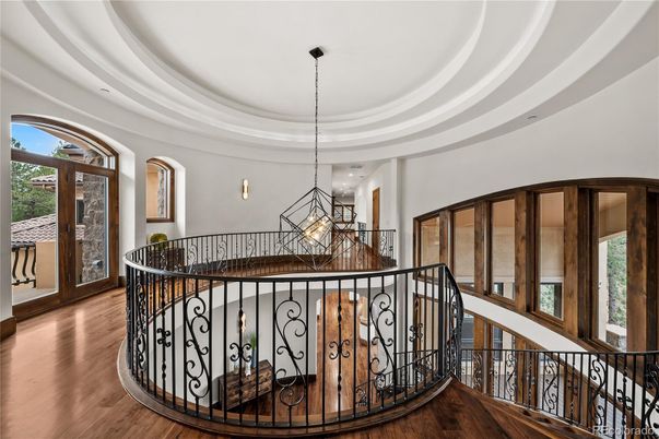 Interior, Pendant Lights, Recessed Lighting, Wood Texture Flooring