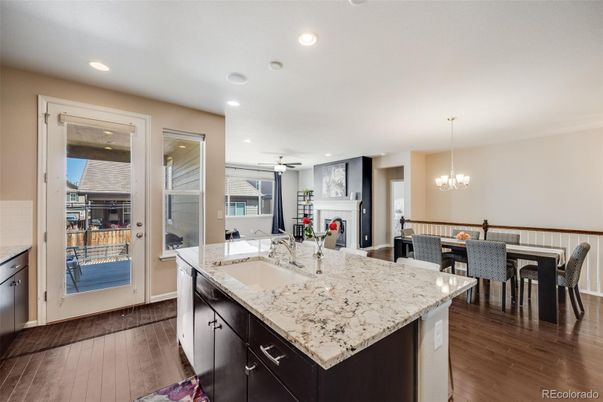 Chandelier, Dining room, Interior, Kitchen, Pendant Lights, Recessed Lighting, Wood Texture Flooring