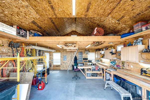 Empty room, Interior, Wooden Beams