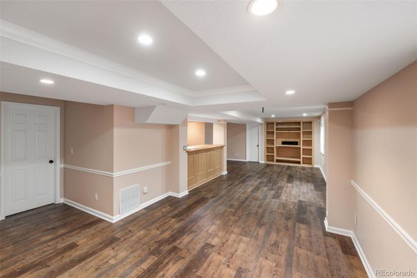Empty room, Interior, Recessed Lighting, Wood Texture Flooring