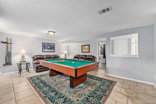 Billiard Table, Game Room, Interior
