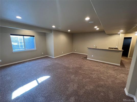 Empty room, Interior, Recessed Lighting
