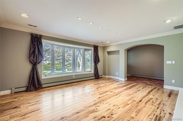 Empty room, Interior, Recessed Lighting, Wood Texture Flooring