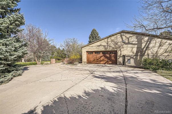 Detached Garage, Exterior