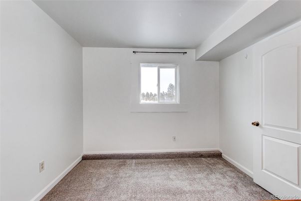 Empty room, Interior