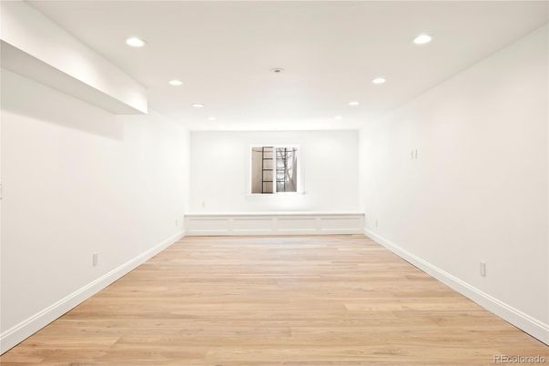 Empty room, Interior, Recessed Lighting, Wood Texture Flooring