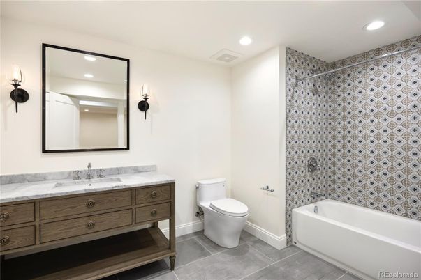 Bathroom, Interior, Recessed Lighting