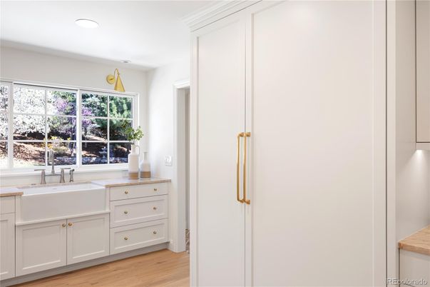 Bathroom, Interior, Recessed Lighting, Wood Texture Flooring