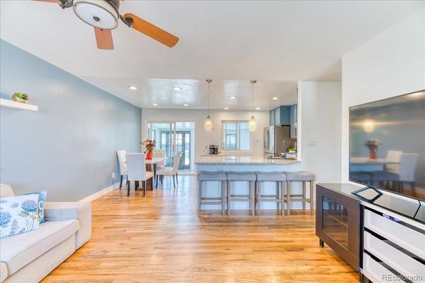 Dining room, Interior, Kitchen, Pendant Lights, Recessed Lighting, Wood Texture Flooring