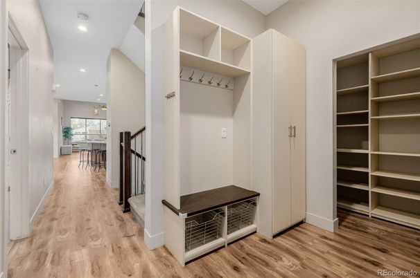 Interior, Pendant Lights, Recessed Lighting, Walk-in Closets, Wood Texture Flooring