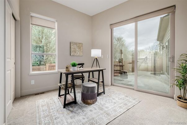 Home Office, Interior