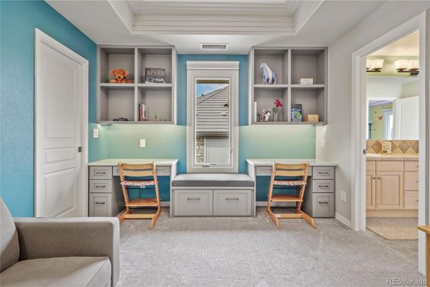 Home Office, Interior