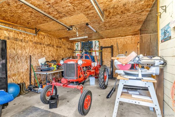 Garage, Interior