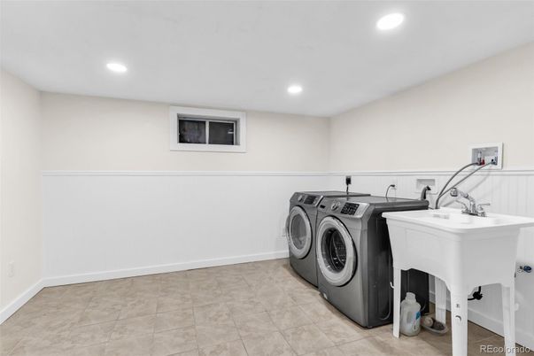 Interior, Recessed Lighting, Washer
