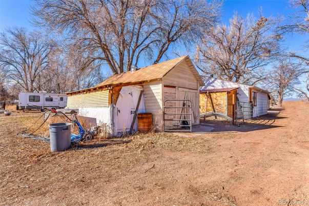 Backyard, Detached Garage, Exterior