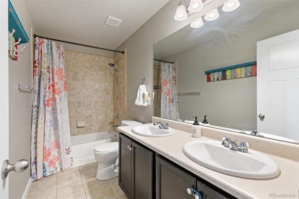 Bathroom, Dual Sink Vanities, Interior