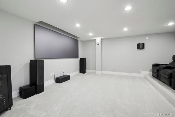 Empty room, Interior, Recessed Lighting