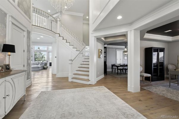 Chandelier, Dining room, Interior, Recessed Lighting, Wood Texture Flooring
