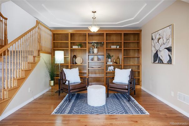 Interior, Pendant Lights, Wood Texture Flooring