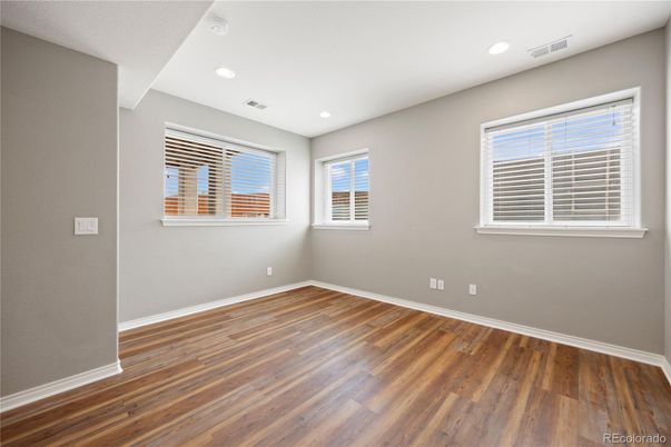 Empty room, Interior, Recessed Lighting, Wood Texture Flooring