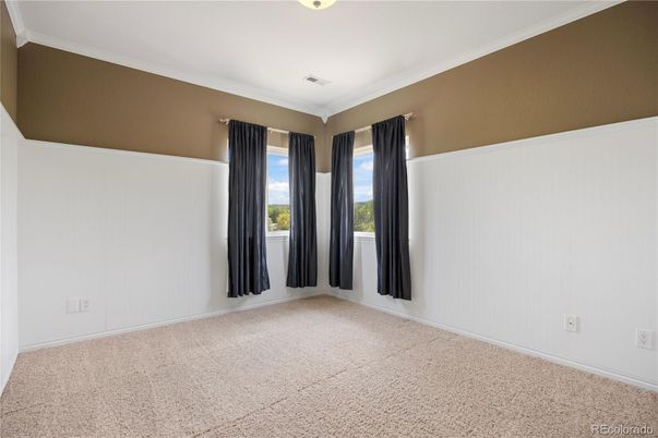 Empty room, Interior