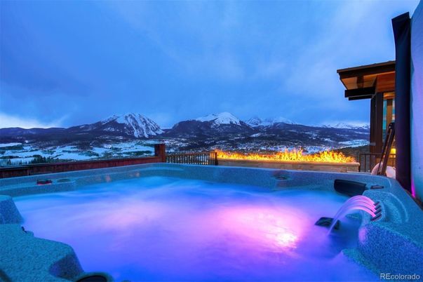 Exterior, Pool, Other