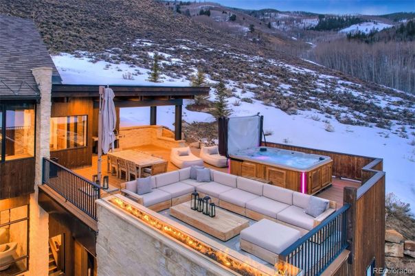 Exterior, Hot Tub